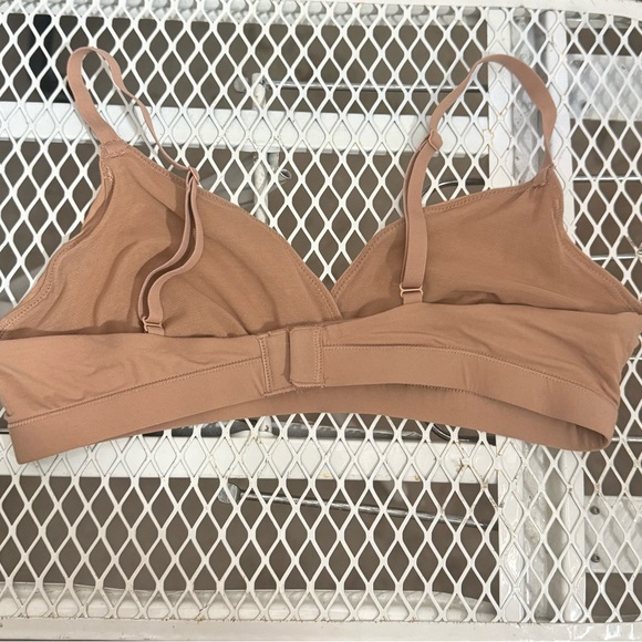 NWOT SKIMS Fits Everybody Triangle Bralette Size Medium Color Sienna - Picture 5 of 6